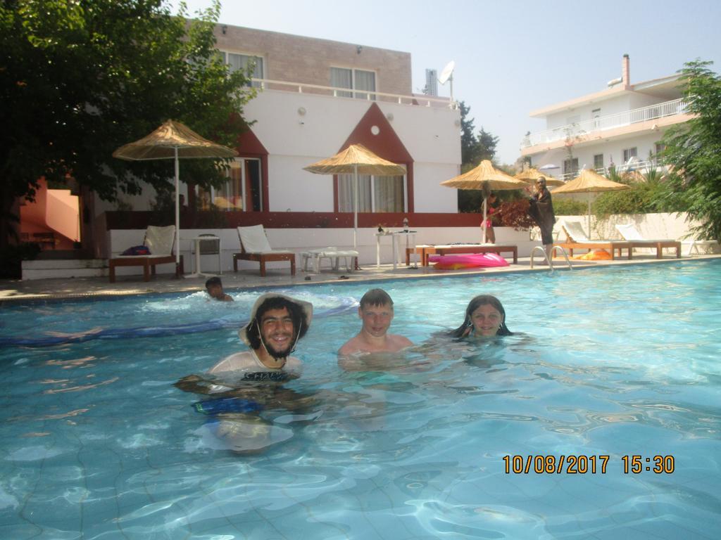 Saint Konstantin Beach Apartments Stegna Extérieur photo
